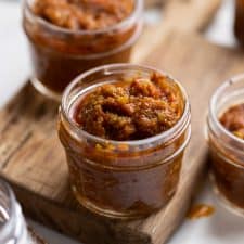 Bhuna masala in freezer friendly jars
