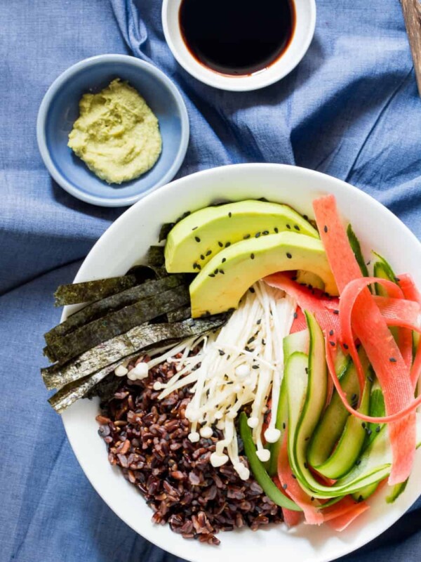 Veg sushi in a white bowl!
