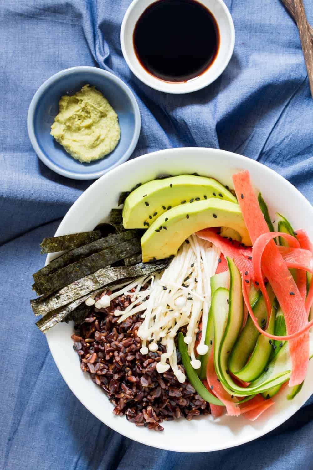veg sushi in a white bowl