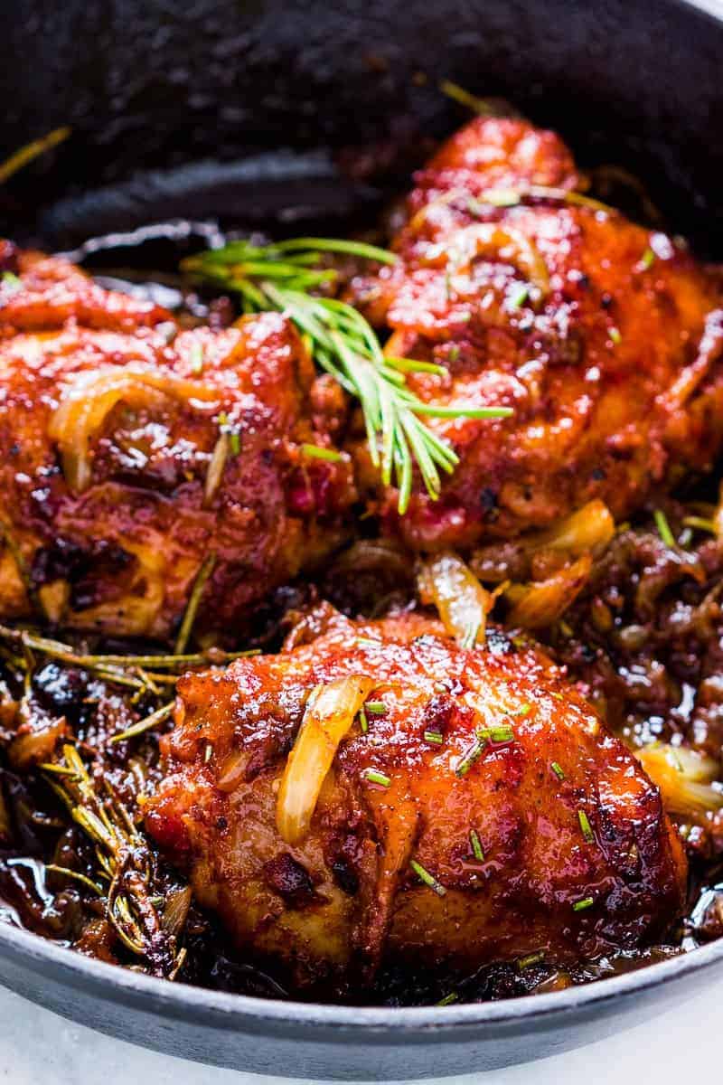 Caramelized Onion Rosemary Chicken Thighs Insanely delicious recipe for 5 ingredient, gluten free caramelized onion and rosemary chicken which takes 30 minutes and only one pan, so no cleanup required!