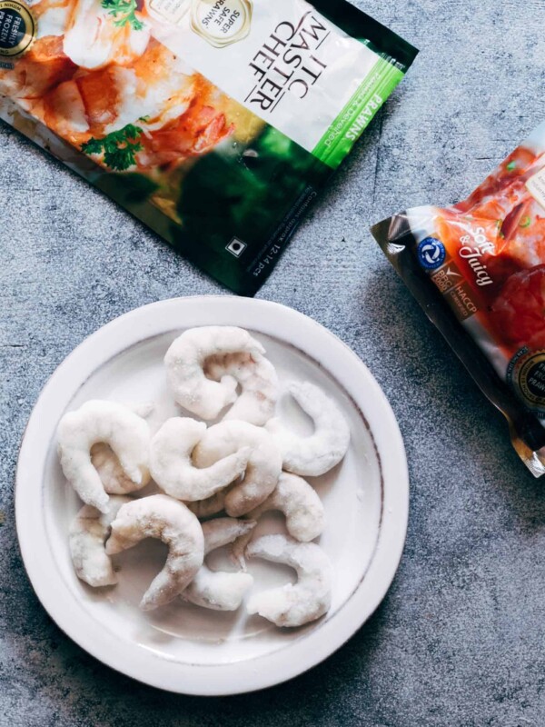 How to know if the seafood you are buying is really fresh? – Here's prawn 101 with everything you need to know about fresh vs. frozen prawns!