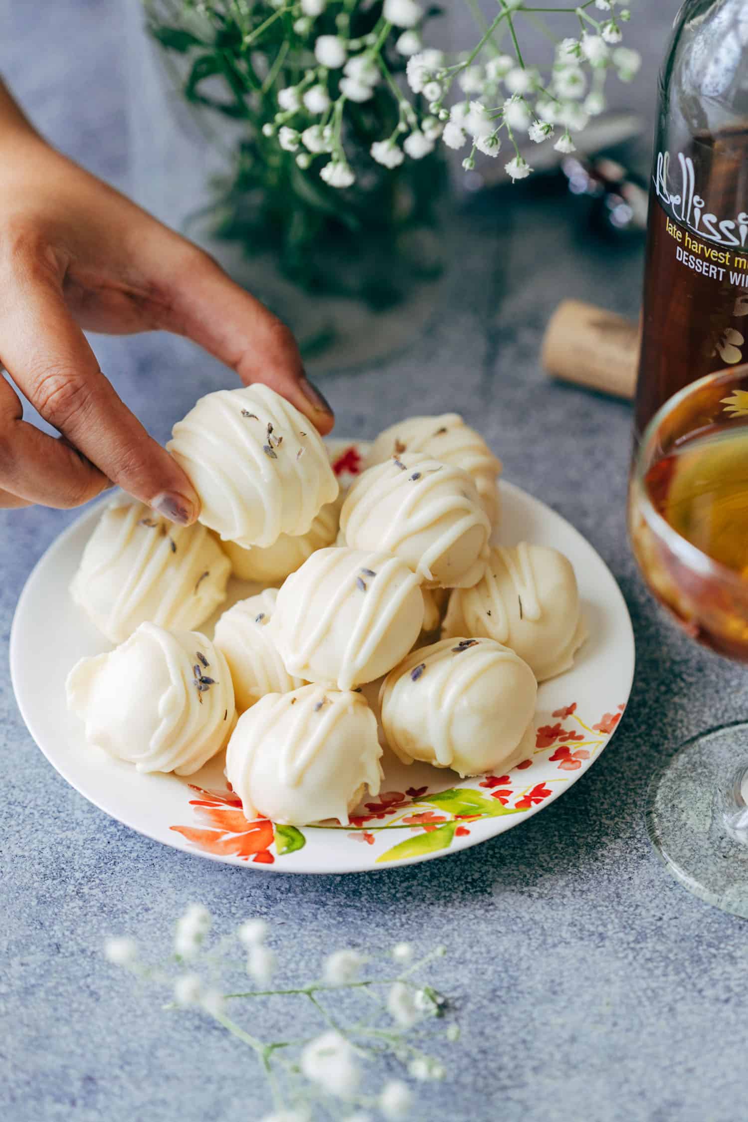 Lavender white chocolate truffles are fragrant, creamy white chocolate bites that are perfect for the festive season and holidays! Use them to serve as mini desserts, or for gifting.