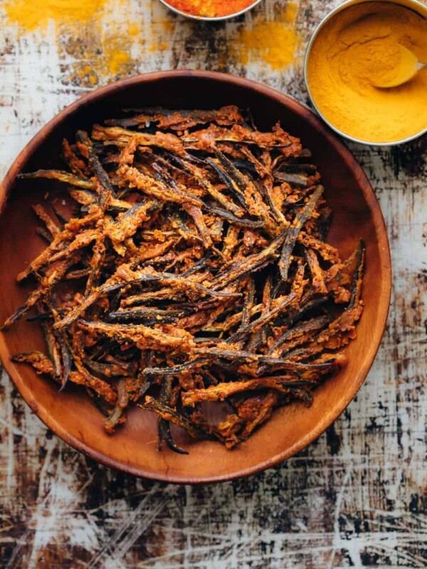 Baked kurkuri bhindi in a brown bowl