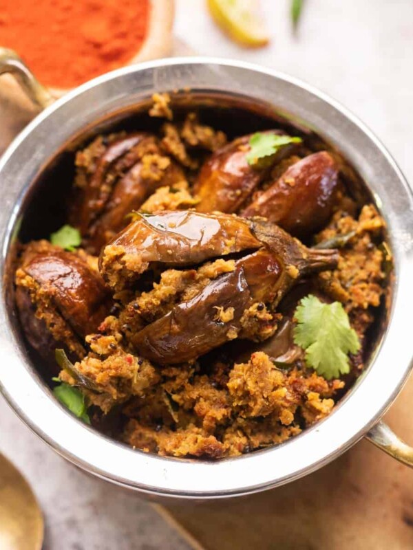 Picture of air fryer stuffed baingan served in a steel bowl