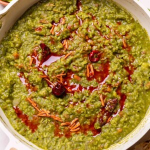 close up image of palak khichdi to show it's texture and color
