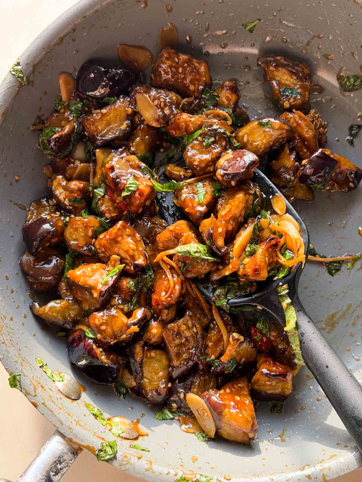 air fryer thai eggplant in the frying pan with spoon